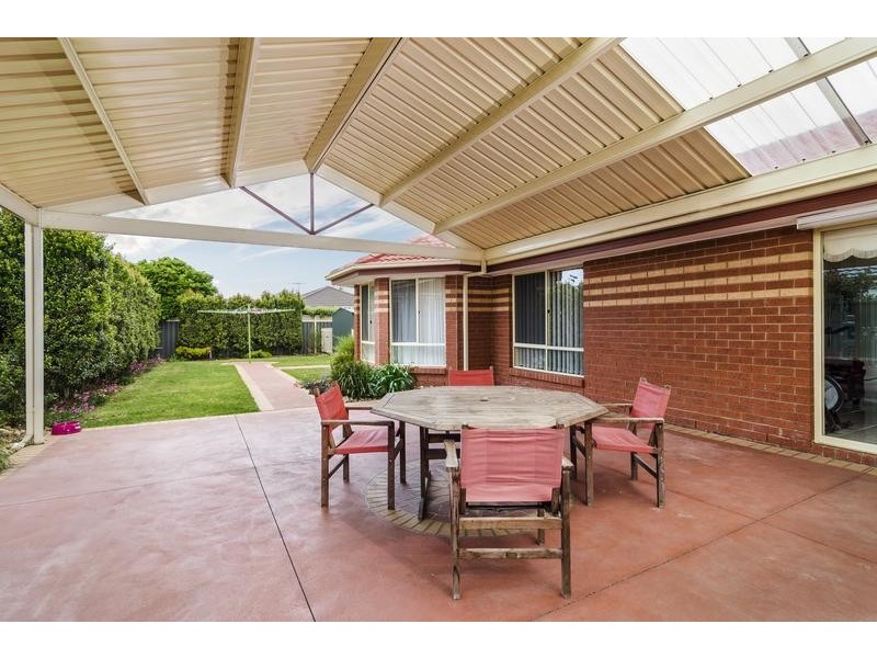 12 Kinloch Crt, Wyndham Vale VIC 3024