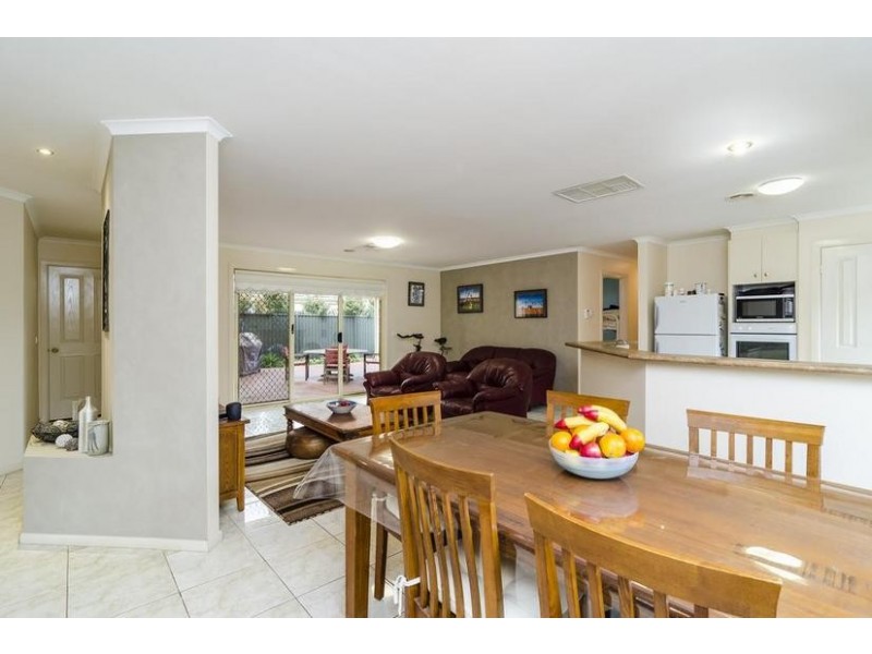 12 Kinloch Crt, Wyndham Vale VIC 3024