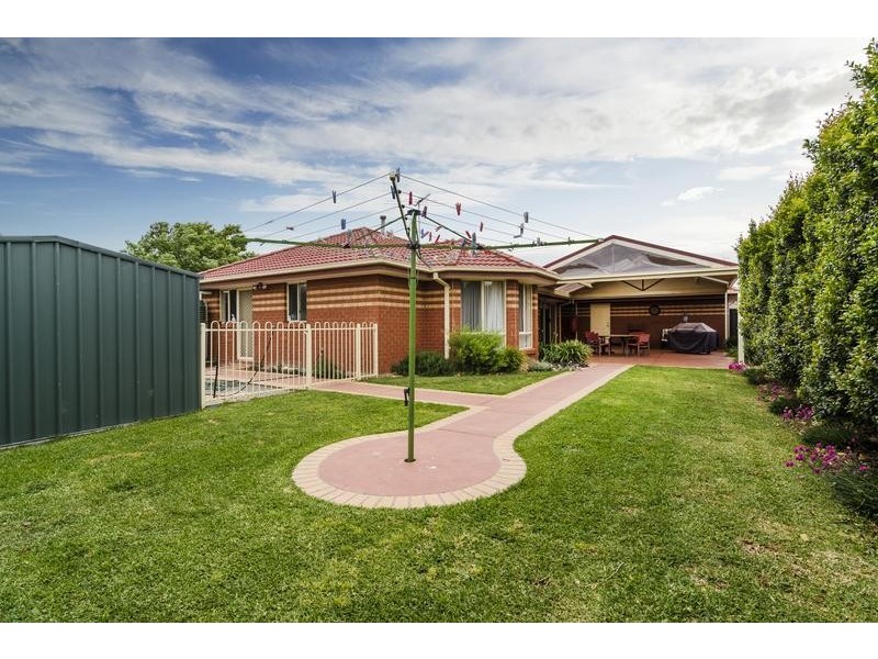 12 Kinloch Crt, Wyndham Vale VIC 3024