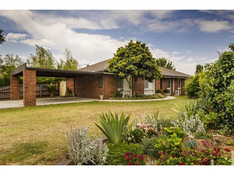 37 Daphne Crescent, Werribee VIC 3030