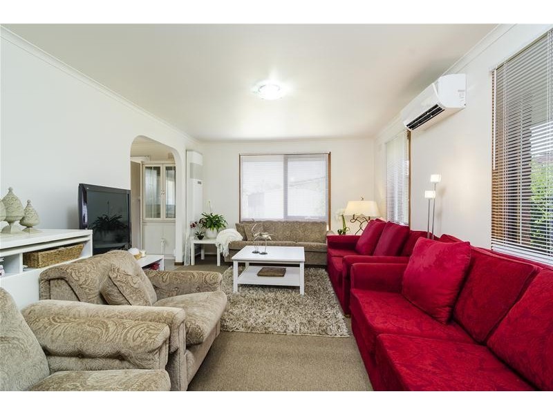 37 Daphne Crescent, Werribee VIC 3030