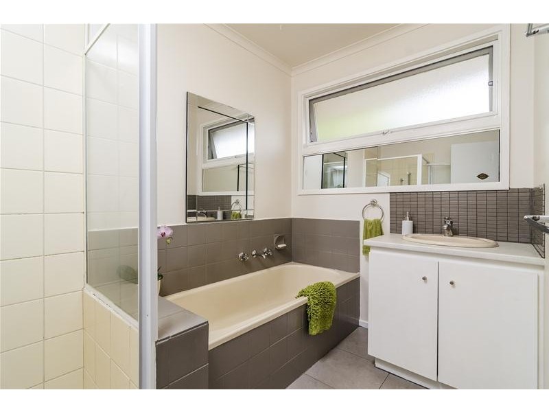 37 Daphne Crescent, Werribee VIC 3030