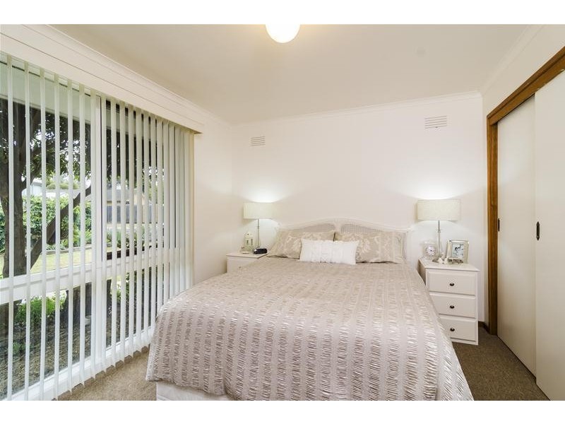 37 Daphne Crescent, Werribee VIC 3030