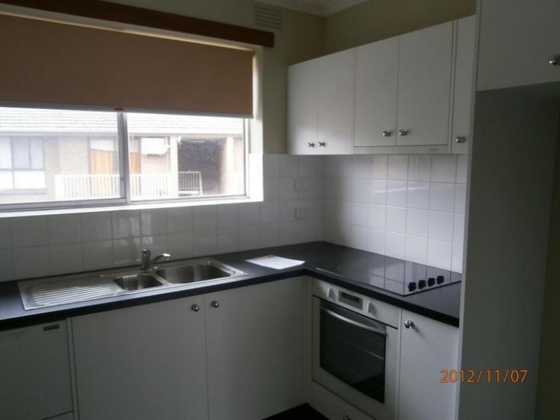 9/3 ROBIN STREET, Altona VIC 3018