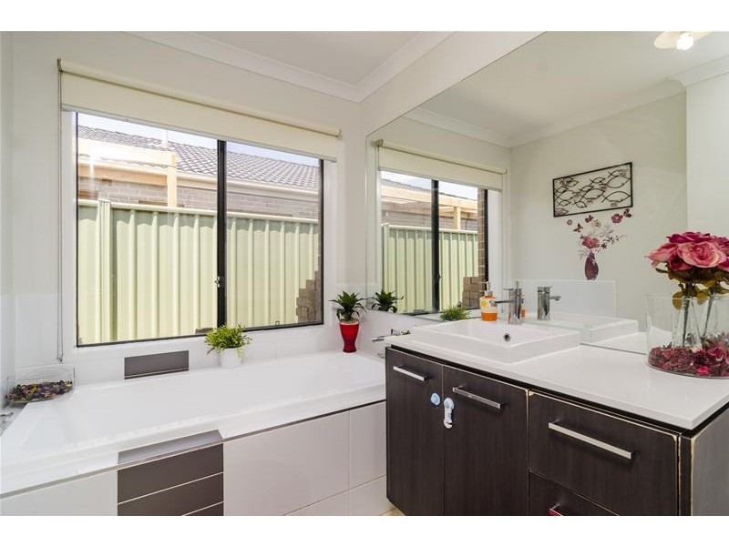 14 Edison Drive, Wyndham Vale VIC 3024