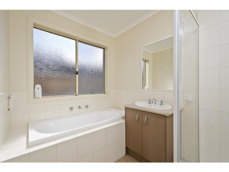 17 Gungarra Grove, Wyndham Vale VIC 3024