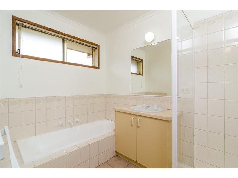 28 Wilmington Avenue, Hoppers Crossing VIC 3029