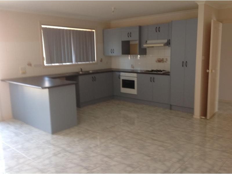 2/16 Mississippi Place, Werribee VIC 3030