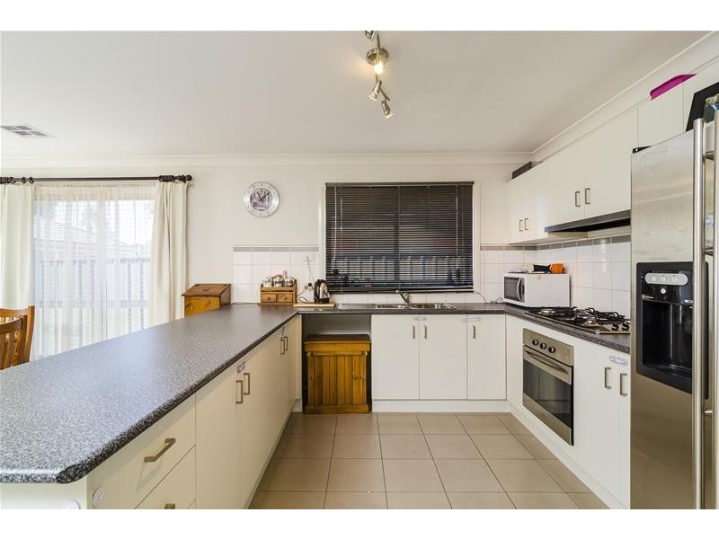 28 Clarafield Crescent, Tarneit VIC 3029