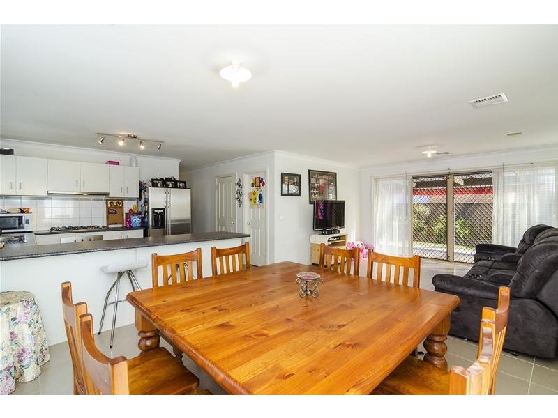 28 Clarafield Crescent, Tarneit VIC 3029