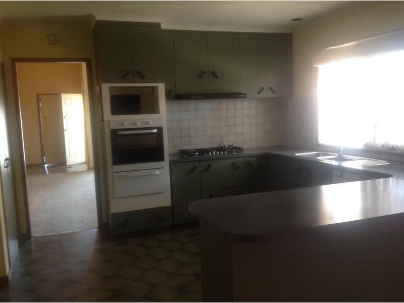 8 Roya Court, Hoppers Crossing VIC 3029