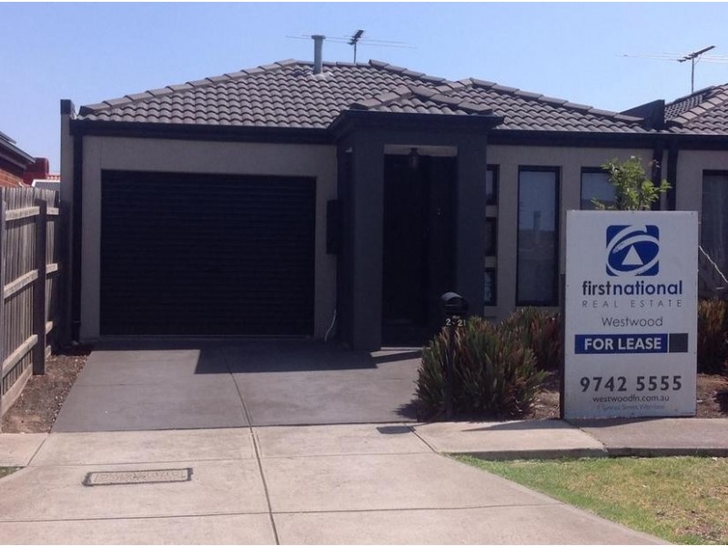 2/21 Malleehen Street, Werribee VIC 3030