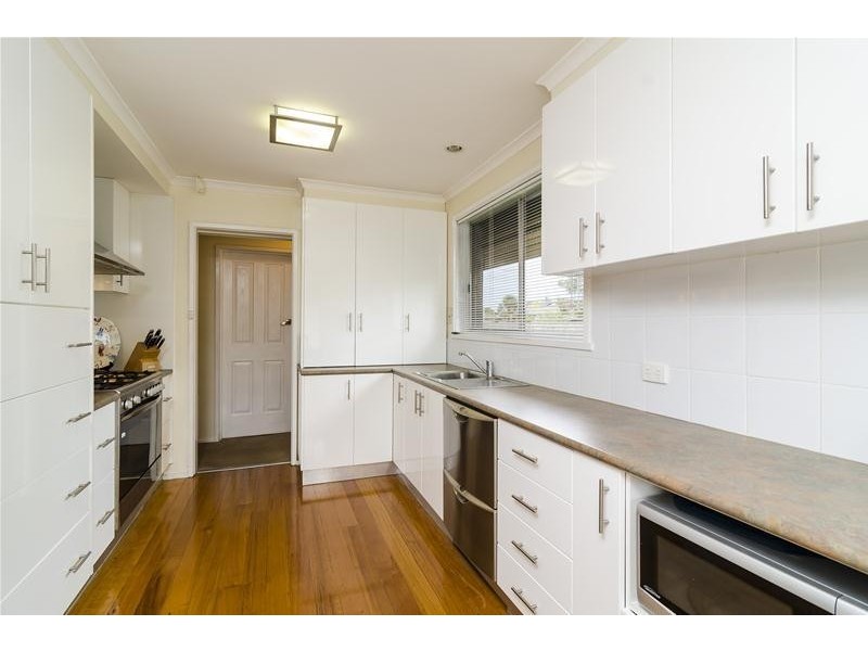 24 Canberra Avenue, Hoppers Crossing VIC 3029