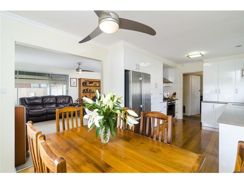 24 Canberra Avenue, Hoppers Crossing VIC 3029