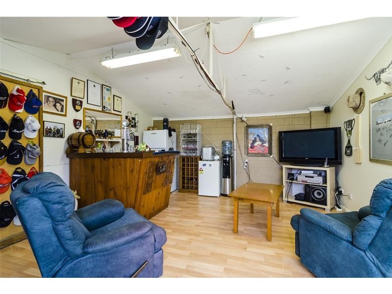 24 Canberra Avenue, Hoppers Crossing VIC 3029