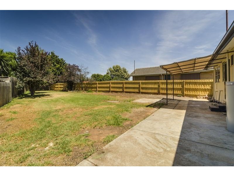 1 Vincent Crescent, Werribee VIC 3030