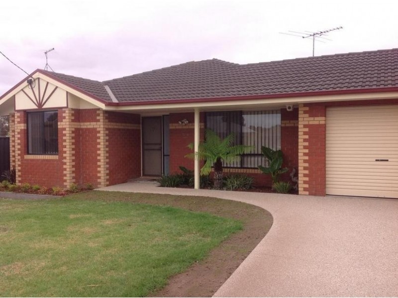 12 EILEEN CRT, Werribee VIC 3030