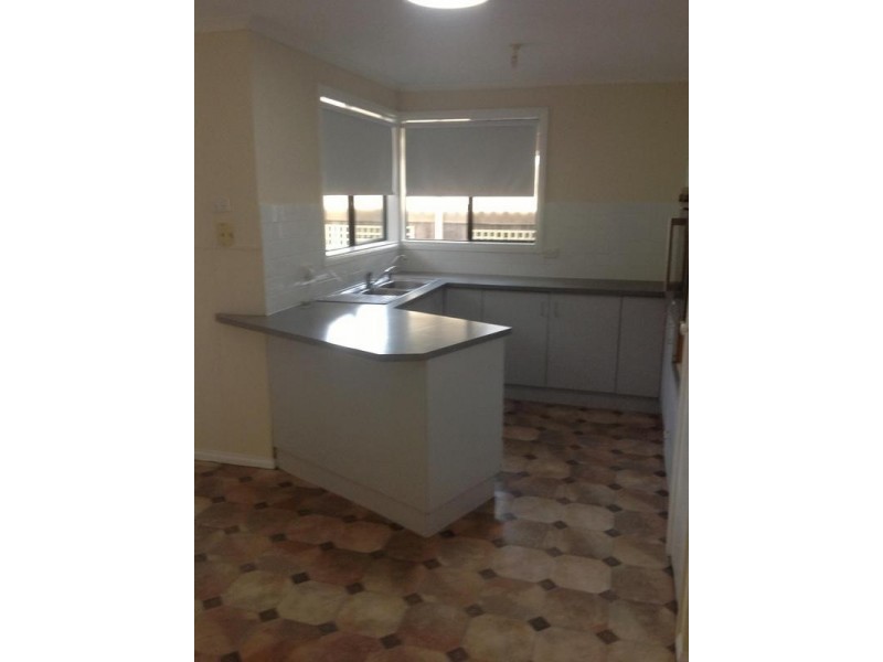 12 EILEEN CRT, Werribee VIC 3030