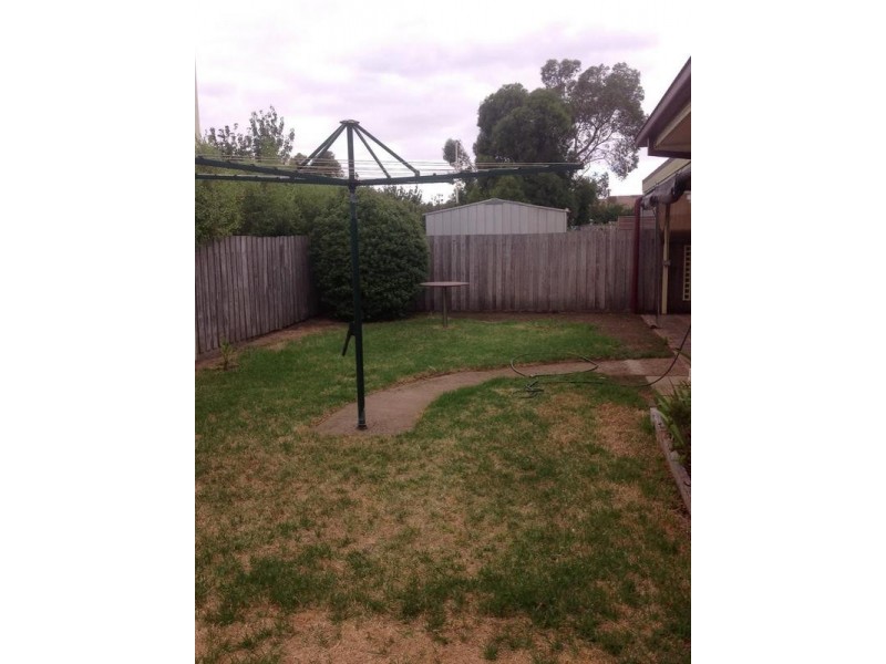 12 EILEEN CRT, Werribee VIC 3030