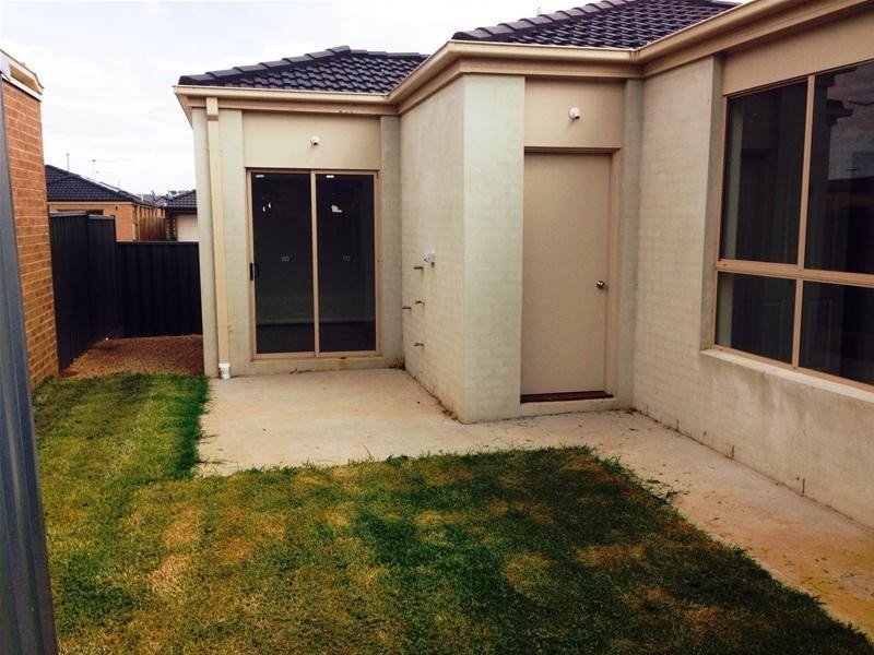 1/7 Federal Drive, Wyndham Vale VIC 3024