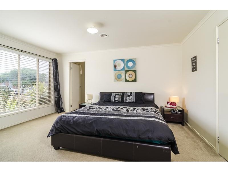 11 Ologhlen Drive, Wyndham Vale VIC 3024