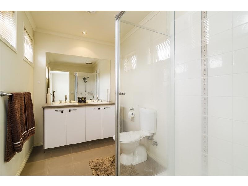 11 Ologhlen Drive, Wyndham Vale VIC 3024