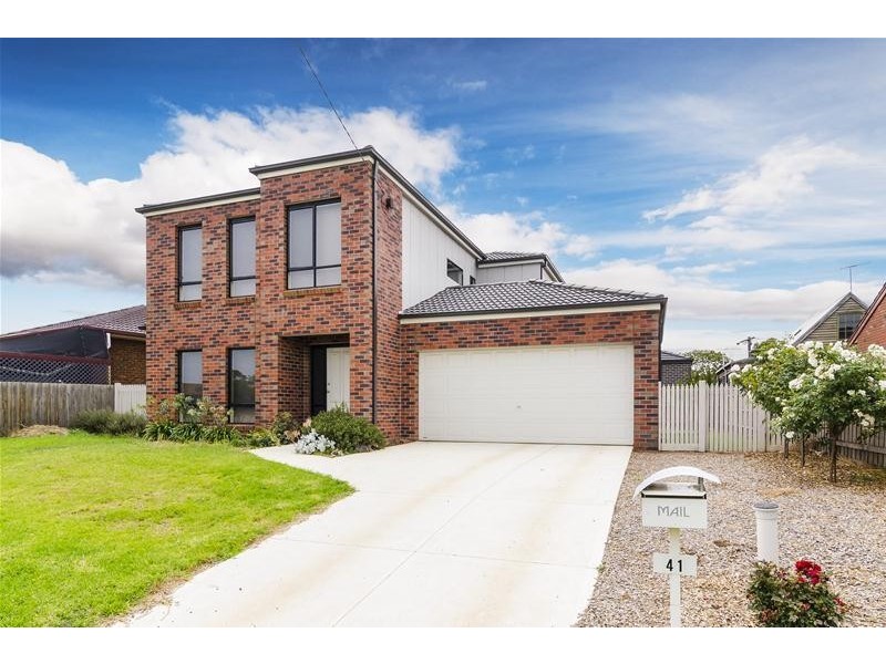41 Centre Avenue, Werribee VIC 3030
