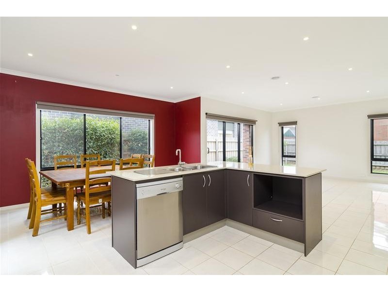 41 Centre Avenue, Werribee VIC 3030