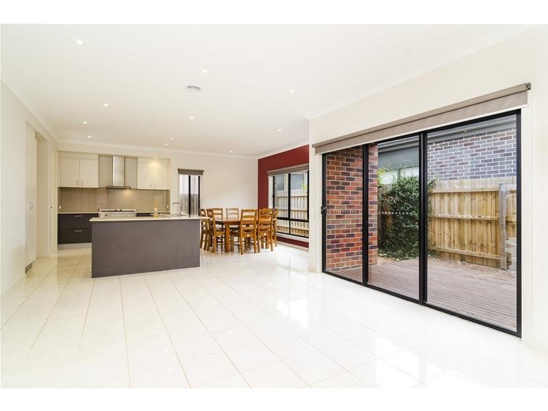 41 Centre Avenue, Werribee VIC 3030