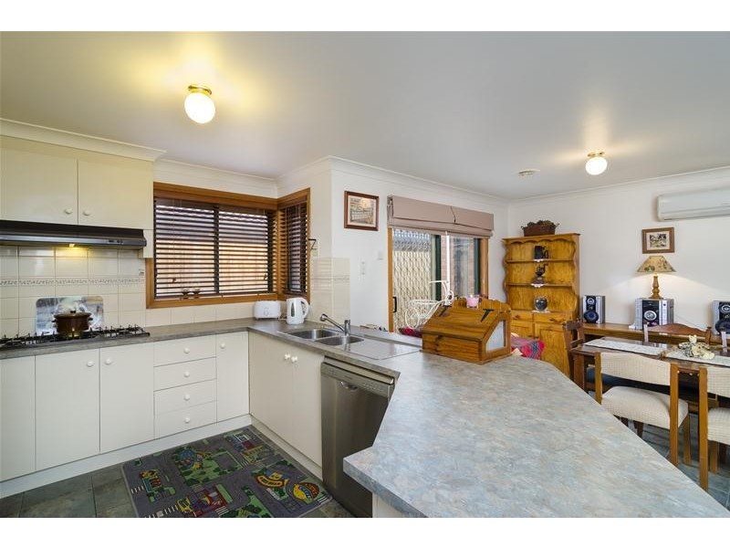 35 Bourke Crescent, Hoppers Crossing VIC 3029