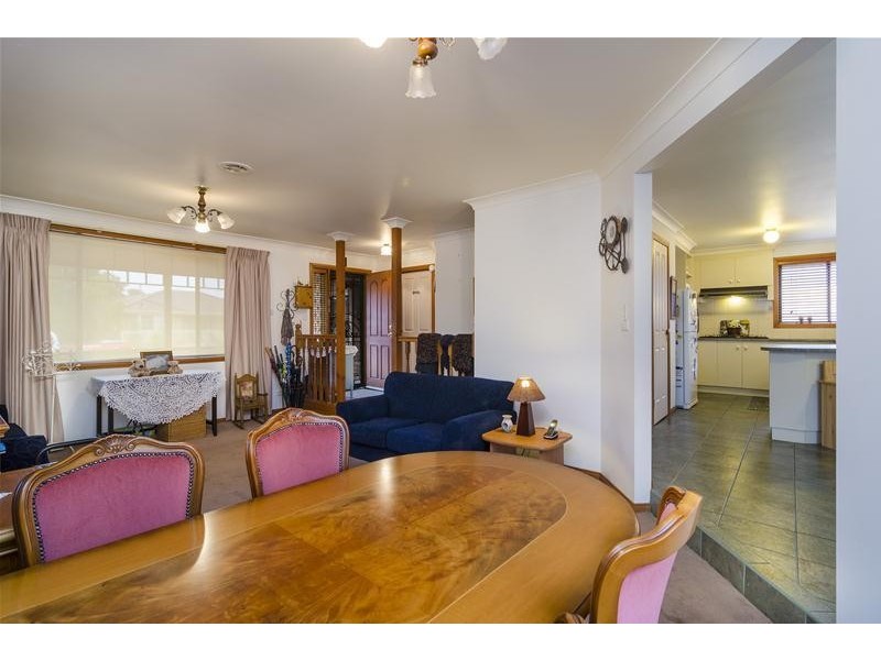 35 Bourke Crescent, Hoppers Crossing VIC 3029