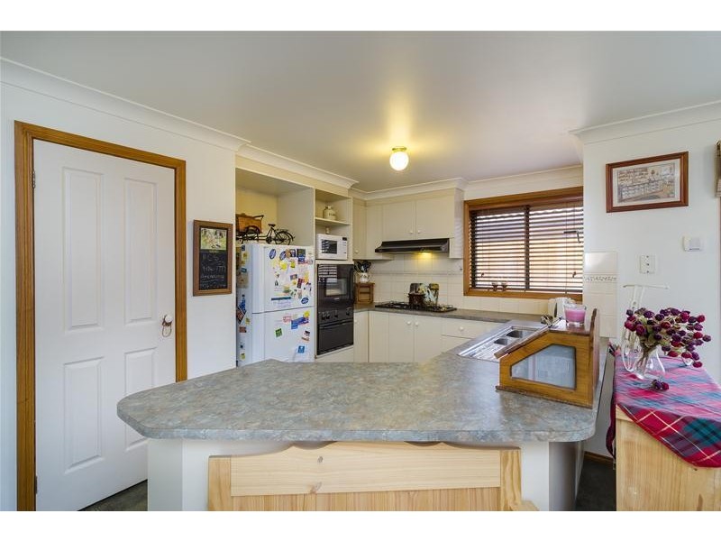 35 Bourke Crescent, Hoppers Crossing VIC 3029