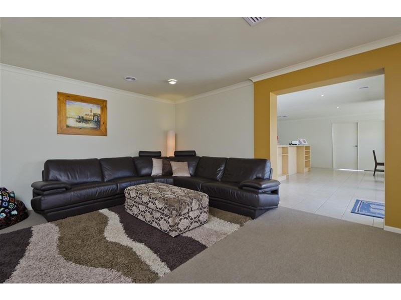 22 Caradon Drive, Truganina VIC 3029