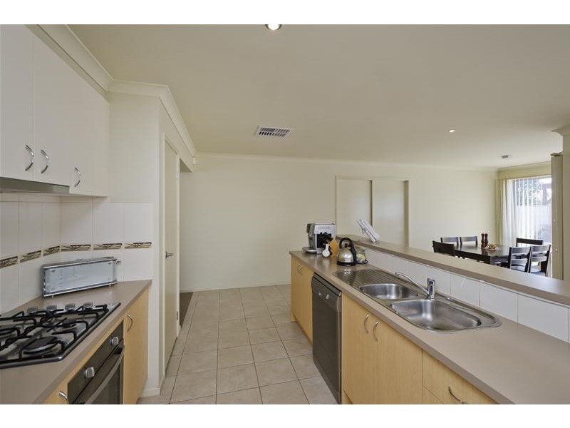 22 Caradon Drive, Truganina VIC 3029