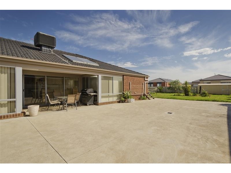 22 Caradon Drive, Truganina VIC 3029