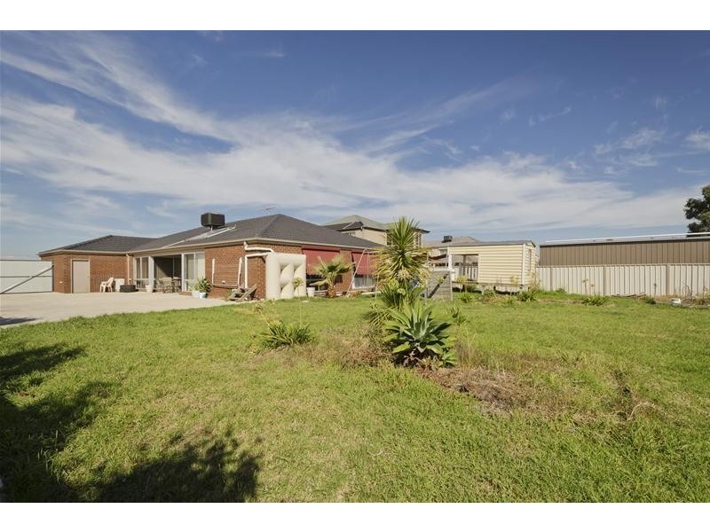 22 Caradon Drive, Truganina VIC 3029