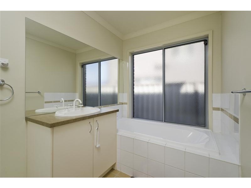 22 Caradon Drive, Truganina VIC 3029