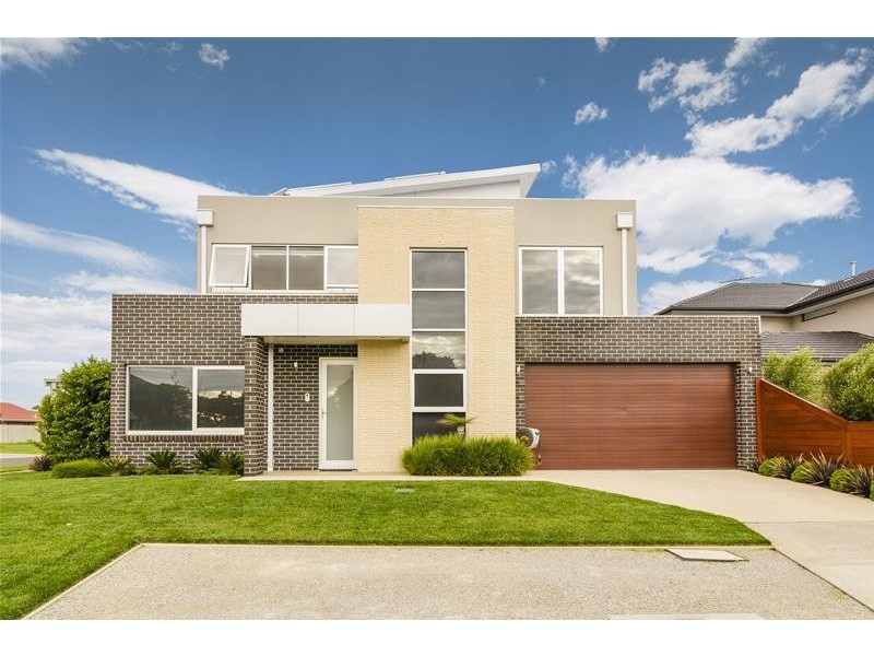 1 Trish Walk, Werribee VIC 3030