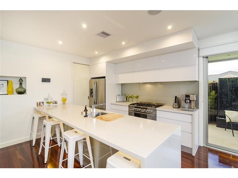 1 Trish Walk, Werribee VIC 3030