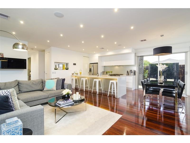 1 Trish Walk, Werribee VIC 3030