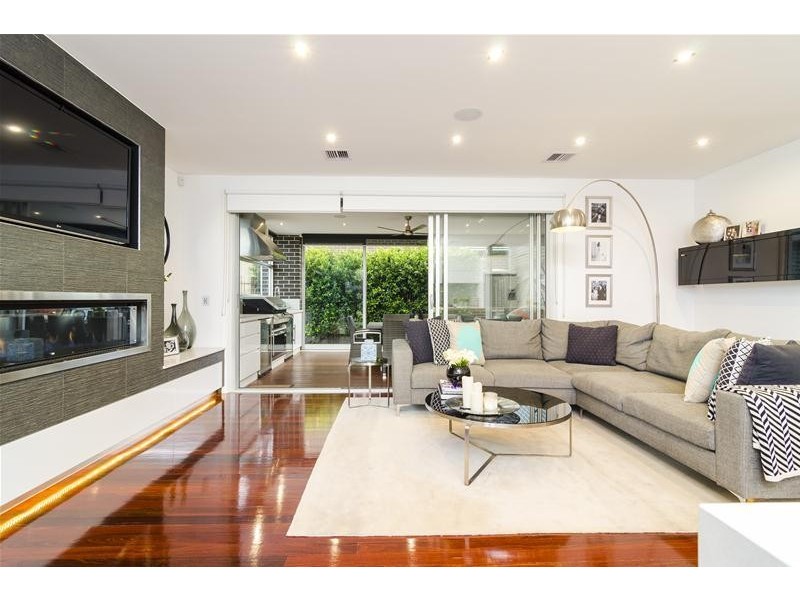 1 Trish Walk, Werribee VIC 3030