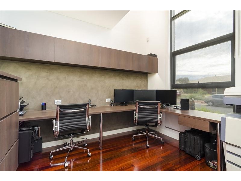 1 Trish Walk, Werribee VIC 3030