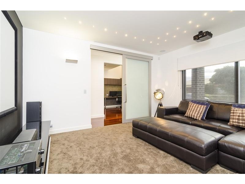 1 Trish Walk, Werribee VIC 3030