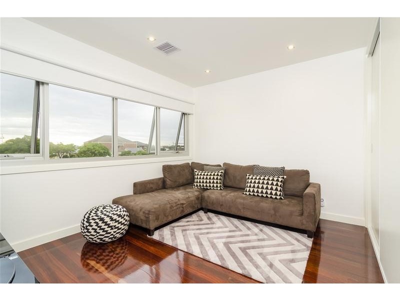 1 Trish Walk, Werribee VIC 3030