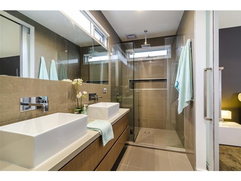1 Trish Walk, Werribee VIC 3030