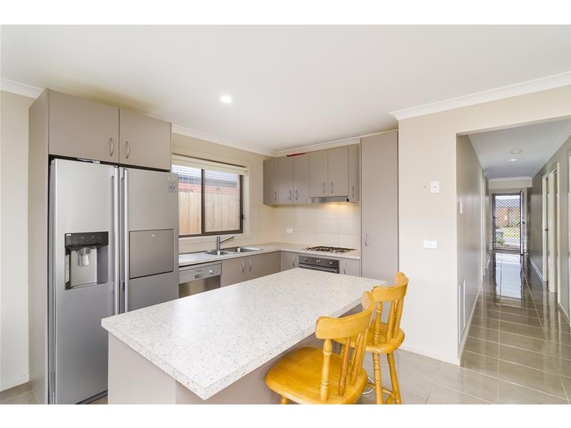 37 Lady Penrhyn Drive, Wyndham Vale VIC 3024