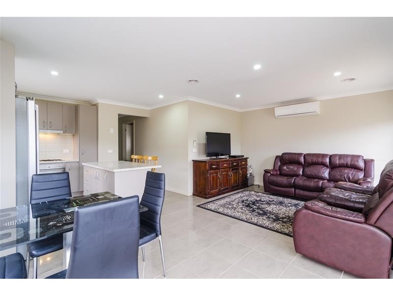 37 Lady Penrhyn Drive, Wyndham Vale VIC 3024