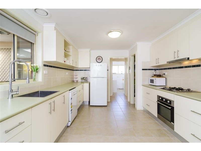15 Clay Avenue, Hoppers Crossing VIC 3029