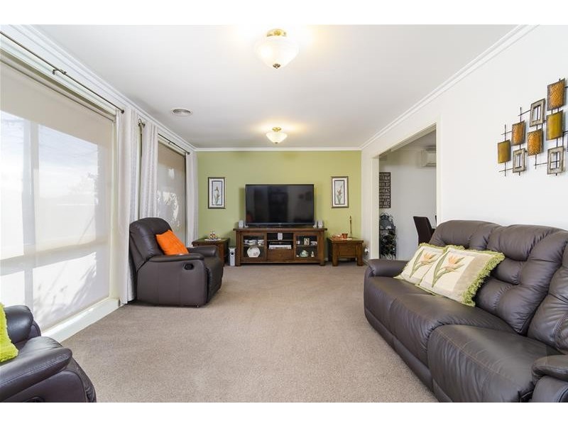 15 Clay Avenue, Hoppers Crossing VIC 3029