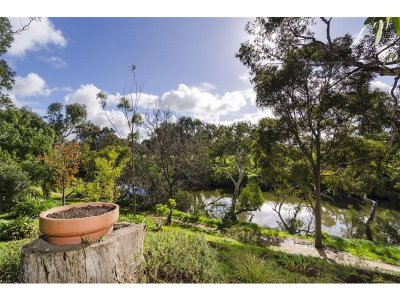 50 Manorvale Parade, Werribee VIC 3030